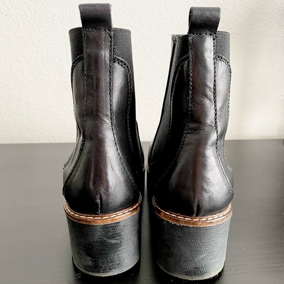 Anthro • Dale Chelsea Boots - Black - Picture 6 of 9